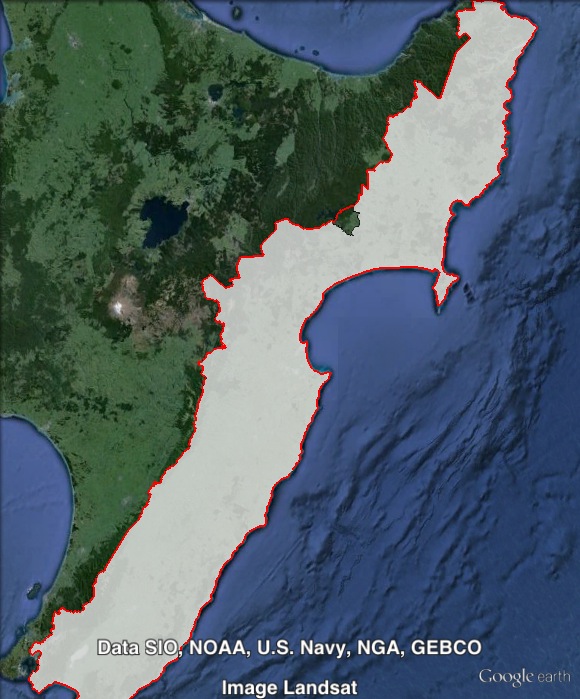 Map of Ikaroa-Rāwhiti's 2011 and 2014 boundaries. 2011 boundaries marked as red lines, 2014 boundaries marked as white area. Click to enlarge.
